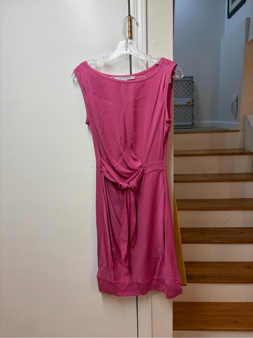 Diane von Furstenberg Sleeveless Silk Knot-Front Pink Dress